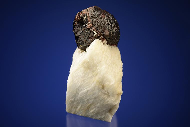 Garnet on MICROCLINE